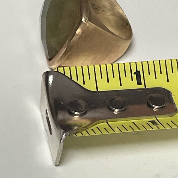 Faceted Olive Green Stone & Gold Tone Statement Ring Size 6 - Picture 4 of 5